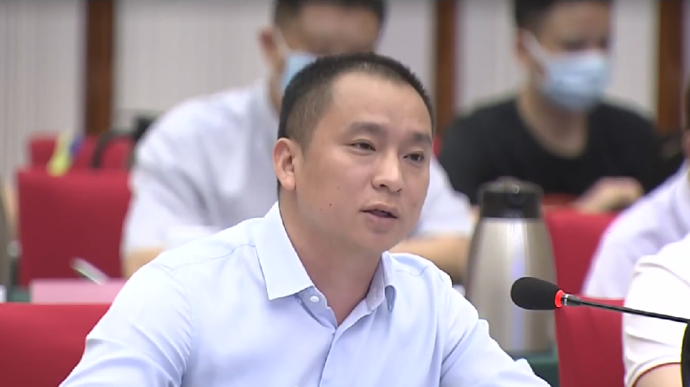 萬(wàn)鑫精工董事長(zhǎng)周清泉發(fā)言